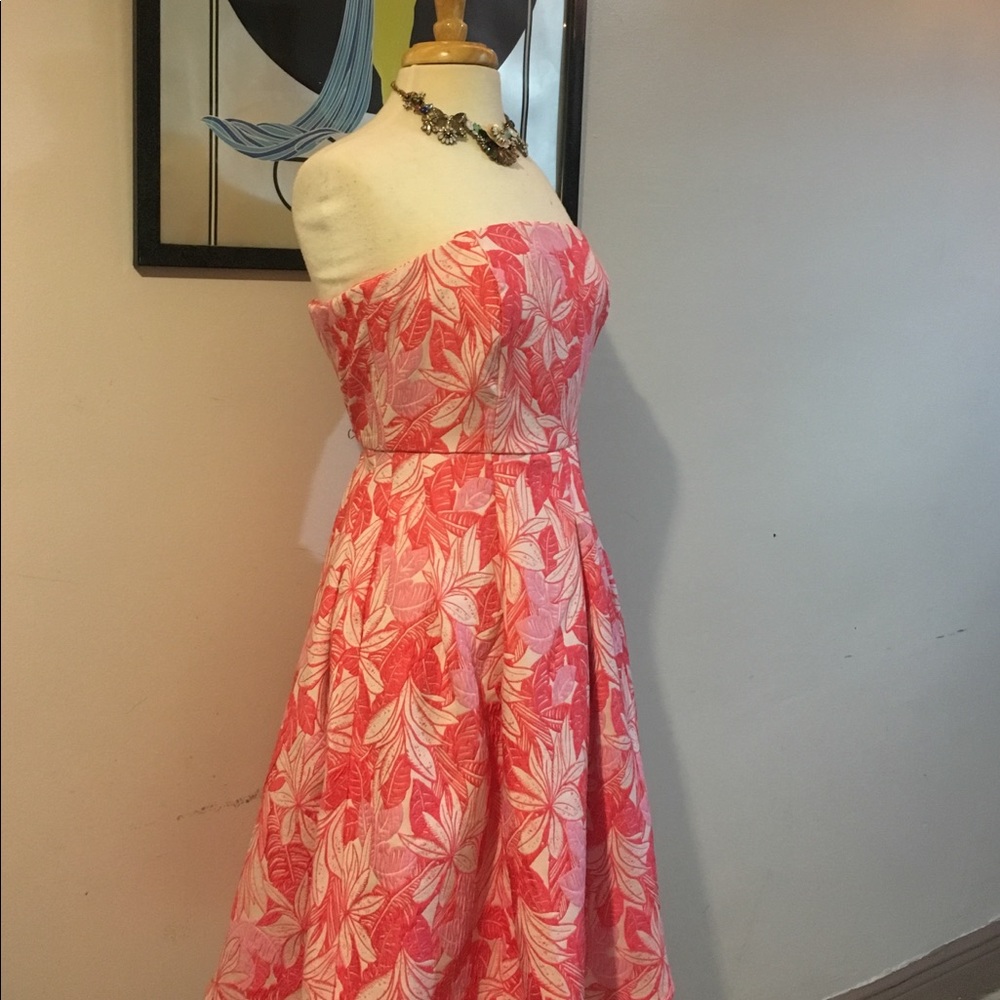 SOLD Pink Floral 1950s a-line dress IT HAS POCKETS